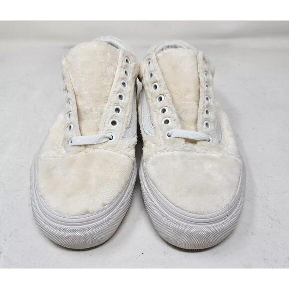 VANS Old Skool Sherpa Faux Fur Women's Low Top Lace-Up Sneakers White, Size 8.5 - Picture 2 of 5